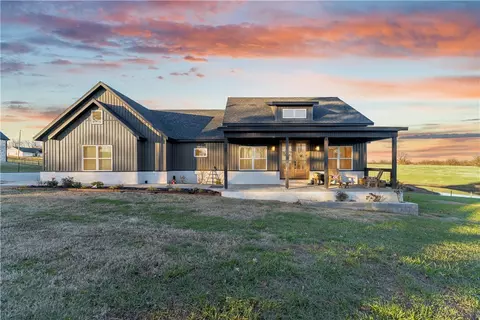 800 Arbor Acres Ave, Springdale, AR 72762
