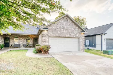 1515 1517 Belle Royal Ct, Bentonville, AR 72712
