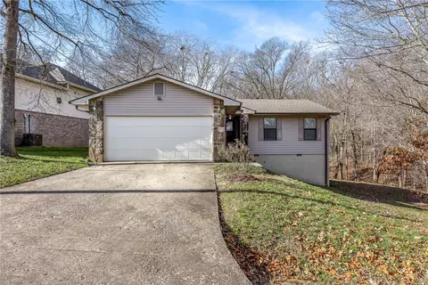 3 Holt Ln, Bella Vista, AR 72715