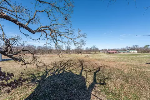 2405 Ladelle Ave, Lowell, AR 72745 photo 2