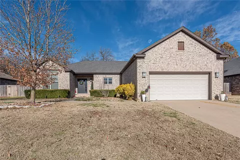 1914 Quinlan Ave, Lowell, AR 72745
