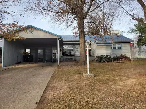 815 W Smythe Ave, Harrison, AR 72601
