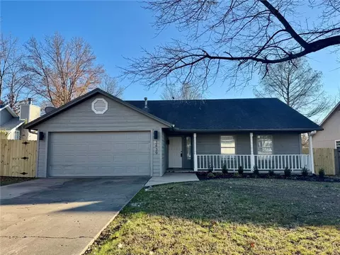 3439 W Yale St, Fayetteville, AR 72704