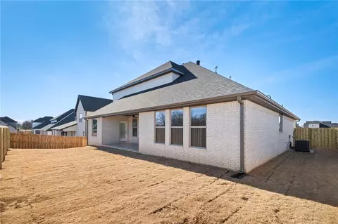 Exterior - 471 Silverview Ave, Centerton, AR 72719 photo 4 of 5