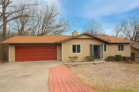 9 Minton Ln, Bella Vista, AR 72715