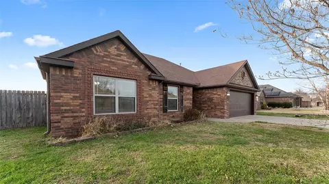 504 Blair Cir, Pea Ridge, AR 72751