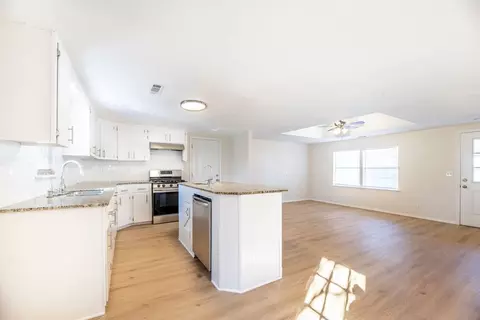 Living - 19731 Nob Hill Loop, Springdale, AR 72764 photo 7 of 10