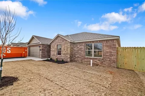 1001 Autumn Royal Ave, Lowell, AR 72745