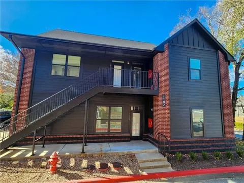 1137 N Leverett Ave #201, Fayetteville, AR 72703