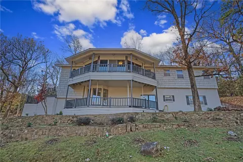 111 Western Dr, Russellville, AR 72801