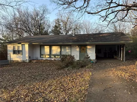 1636 Carolyn Dr, Fayetteville, AR 72701