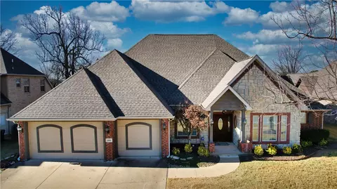 5205 S Bent Tree Dr, Rogers, AR 72758