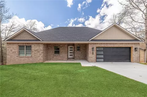 25 Egton Dr, Bella Vista, AR 72714