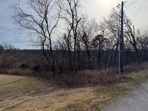 7 S Hills Loop, Holiday Island, AR 72631