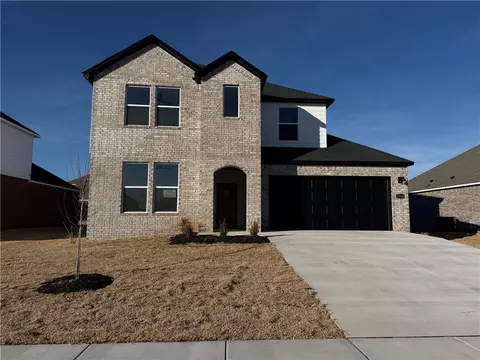 2330 Longfellow Dr, Bentonville, AR 72713