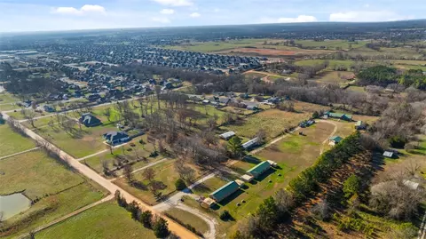 15743 Easterling Rd, Pea Ridge, AR 72751