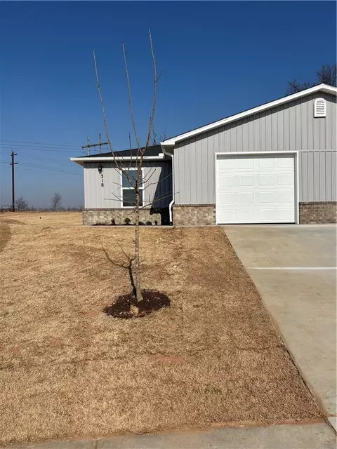 318 NW 67th Ave, Bentonville, AR 72713