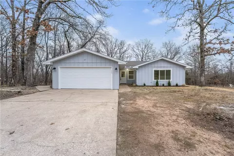 27 Cromer Dr, Bella Vista, AR 72715
