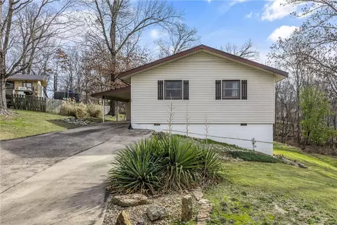 3 Clacton Ln, Bella Vista, AR 72715