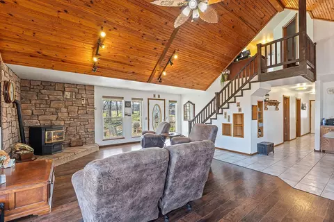 1471 Walnut Rd, Anderson, MO 64831