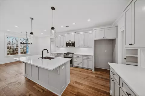 26 Smart Ln, Bella Vista, AR 72715