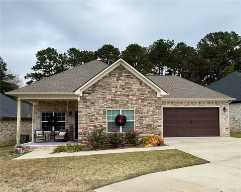 135 Harbor Cir, Russellville, AR 72802