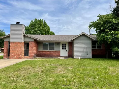 2101 Jean St, Springdale, AR 72762