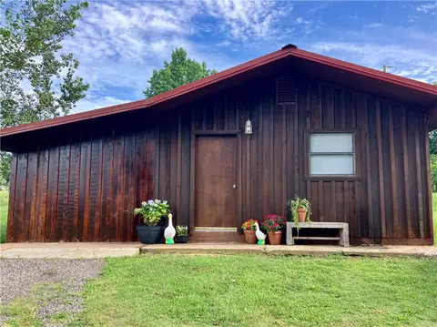 2006 N Main St, Danville, AR 72833