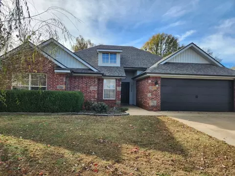 3009 SW Briar Creek Ave, Bentonville, AR 72713