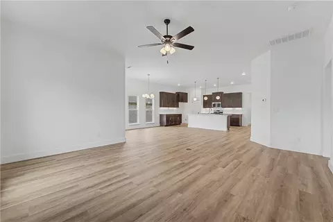 Living - 1150 Garrett Ln, Centerton, AR 72719 photo 3 of 3