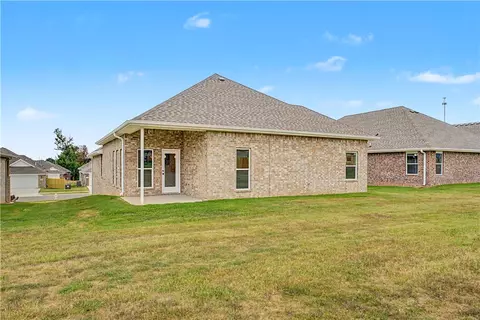 Exterior - 1150 Garrett Ln, Centerton, AR 72719 photo 5 of 8