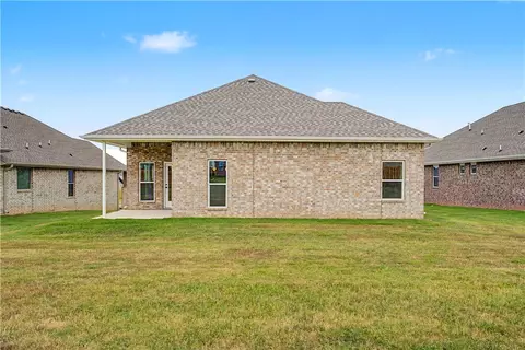 Exterior - 1150 Garrett Ln, Centerton, AR 72719 photo 6 of 8