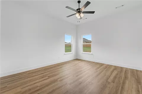 Bedroom - 1150 Garrett Ln, Centerton, AR 72719 photo 6 of 11