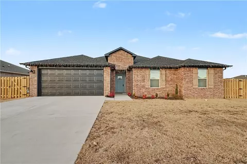 210 Collie Ave, Lowell, AR 72745