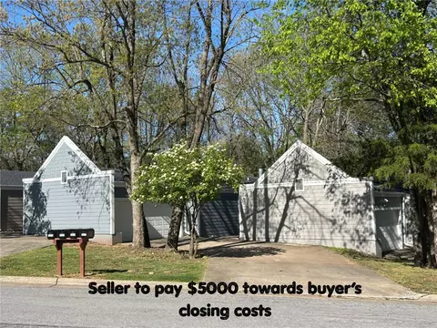 2077 N Kantz Ln, Fayetteville, AR 72703