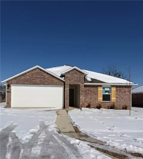 3020 Laredo Ln, Centerton, AR 72736