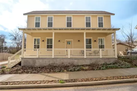 233 E 10th St, Fayetteville, AR 72701