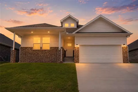 Exterior - 1160 Garrett Ln, Centerton, AR 72719 photo 2 of 9