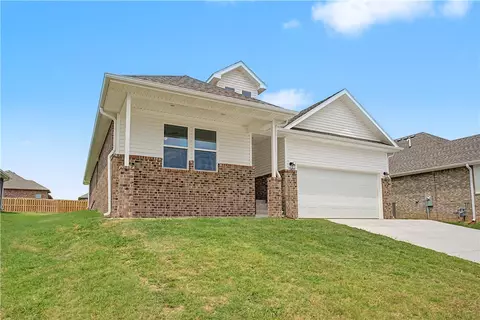 Exterior - 1160 Garrett Ln, Centerton, AR 72719 photo 3 of 9