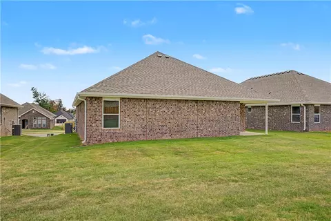 Exterior - 1160 Garrett Ln, Centerton, AR 72719 photo 8 of 9