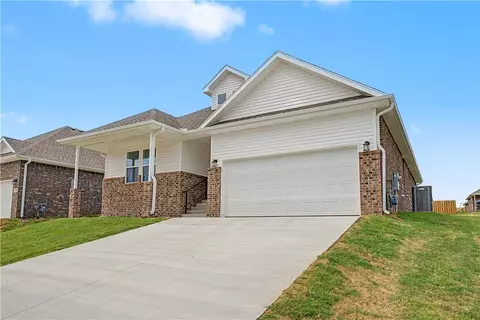 Exterior - 1160 Garrett Ln, Centerton, AR 72719 photo 4 of 9