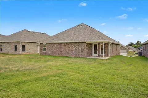 Exterior - 1160 Garrett Ln, Centerton, AR 72719 photo 6 of 9