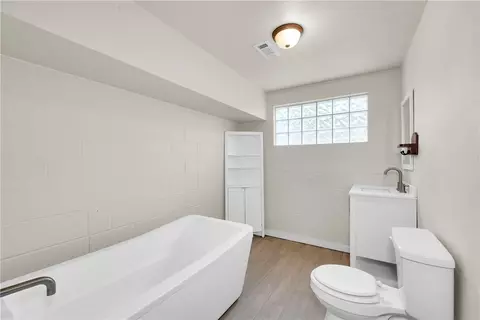 Bath - 16774 Joy Loop, Lowell, AR 72745 photo 2 of 4