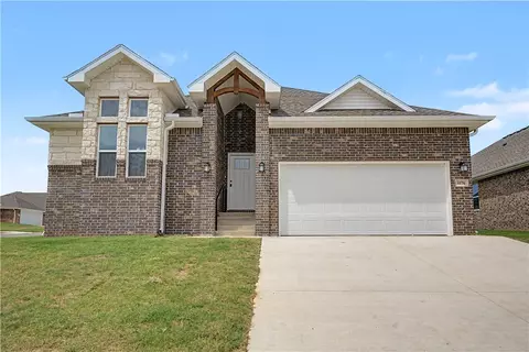 Exterior - 1170 Garrett Ln, Centerton, AR 72719 photo 2 of 9
