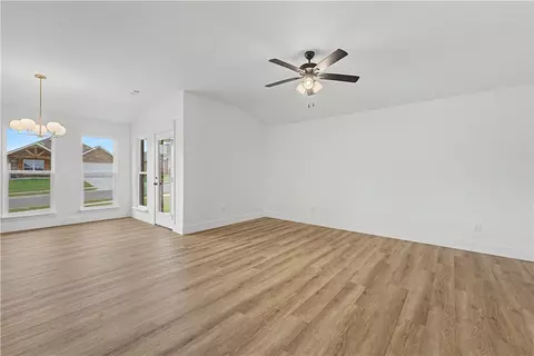 Living - 1170 Garrett Ln, Centerton, AR 72719 photo 4 of 4