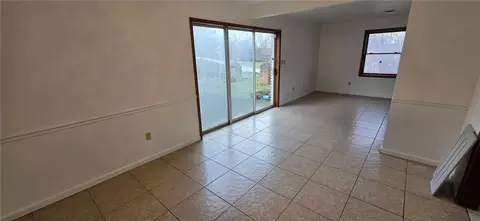 Living - 804 Smith Dr, Harrison, AR 72601 photo 4 of 4