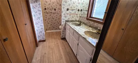 Bath - 804 Smith Dr, Harrison, AR 72601 photo 3 of 4