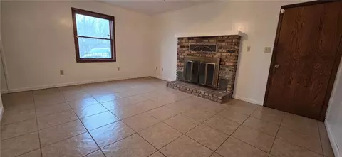 Living - 804 Smith Dr, Harrison, AR 72601 photo 1 of 4