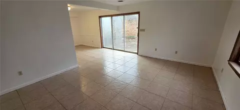 Living - 804 Smith Dr, Harrison, AR 72601 photo 3 of 4