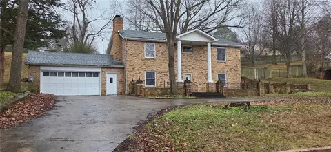 Exterior - 804 Smith Dr, Harrison, AR 72601 photo 2 of 4